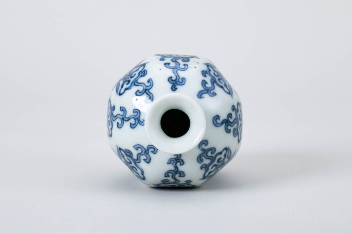 古玩陶瓷清中晚期青花靈芝翠竹紋罐真品鑒賞圖