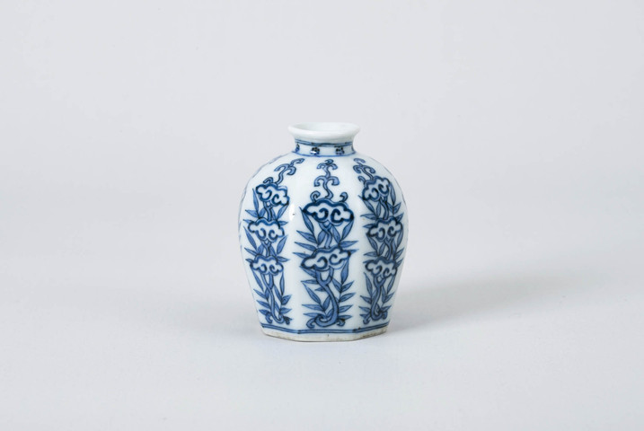 古玩陶瓷清中晚期青花靈芝翠竹紋罐真品鑒賞圖