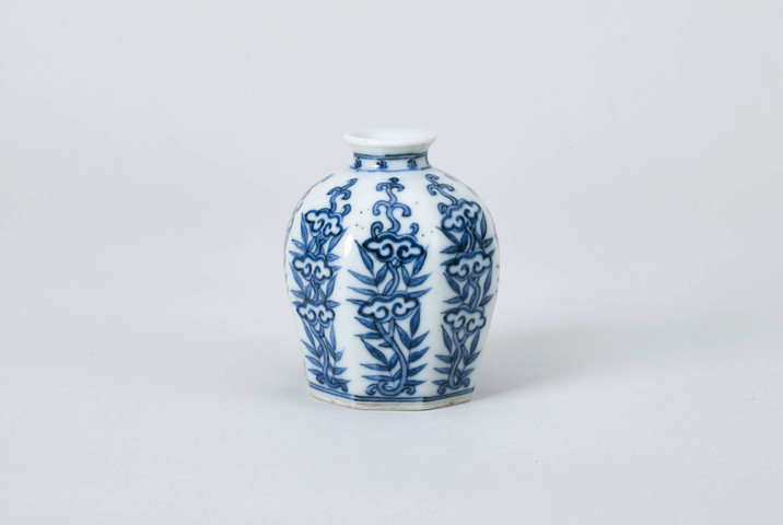 古玩陶瓷清中晚期青花靈芝翠竹紋罐真品鑒賞圖