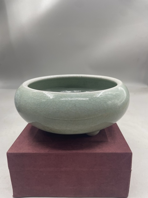 古玩陶瓷郎綠釉三足爐真品鑒賞圖