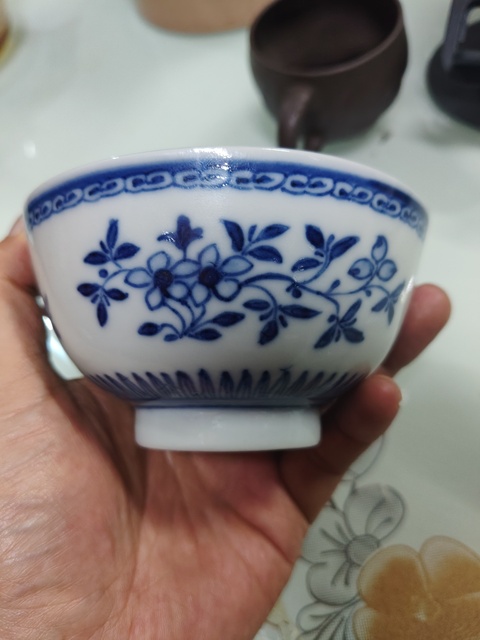 古玩陶瓷清中期 青花折枝花卉紋碗真品鑒賞圖