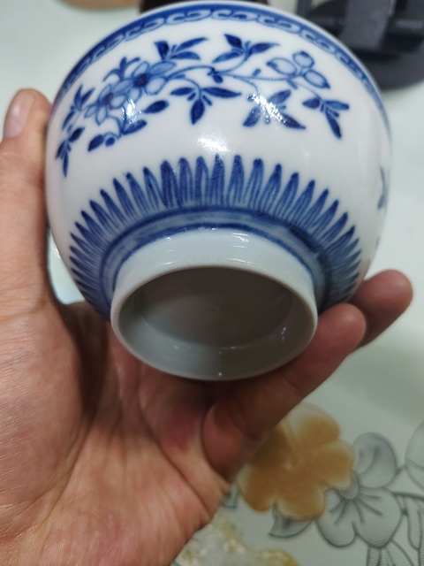 古玩陶瓷清中期 青花折枝花卉紋碗真品鑒賞圖