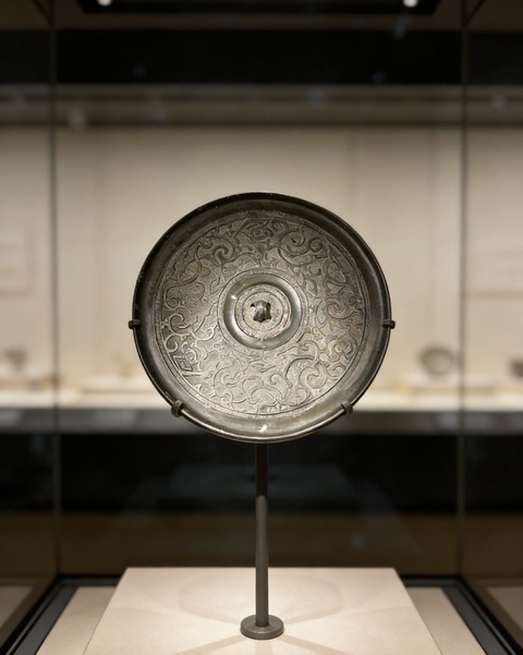 古玩銅器秦漢·蟠螭紋銅鏡真品鑒賞圖