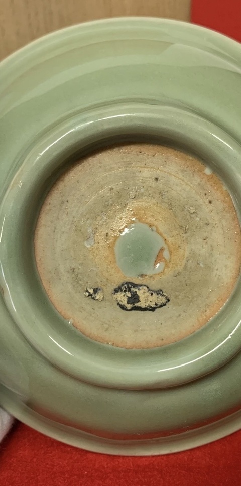 古玩陶瓷元代龍泉窯印花盤真品鑒賞圖