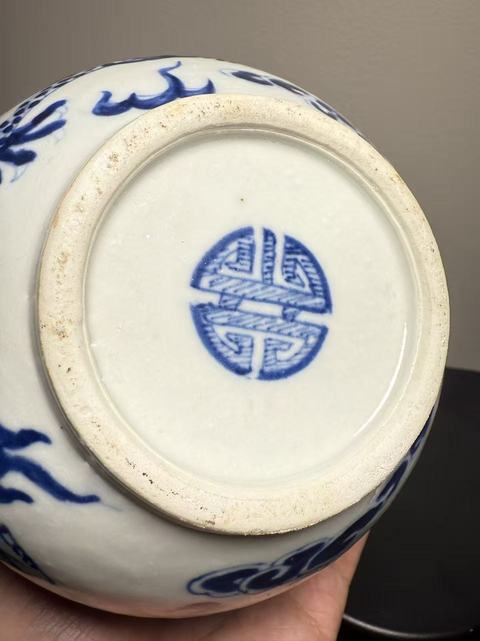 古玩陶瓷青花龍鳳瓶真品鑒賞圖