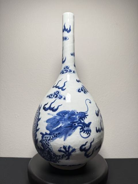 古玩陶瓷青花龍鳳瓶真品鑒賞圖