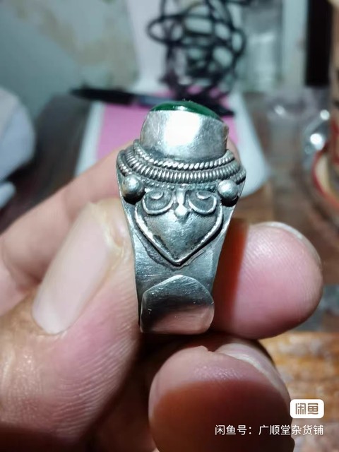 古玩玉器鑲嵌戒指真品鑒賞圖