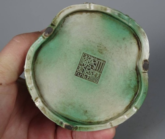 古玩陶瓷瓷筆筒真品鑒賞圖