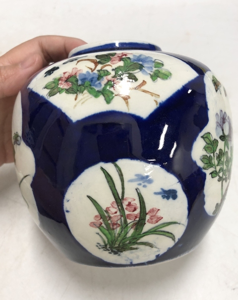 古玩陶瓷民國·藍(lán)釉開窗粉彩花卉紋罐拍賣，當(dāng)前價格1699元