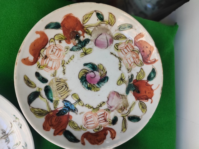 古玩陶瓷粉彩三多紋盤真品鑒賞圖