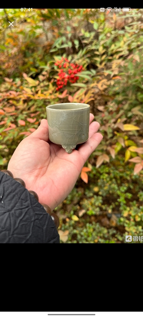 古玩陶瓷龍泉青釉三足筒爐真品鑒賞圖