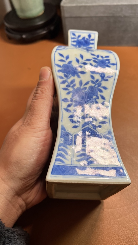 古玩陶瓷青花瓶真品鑒賞圖