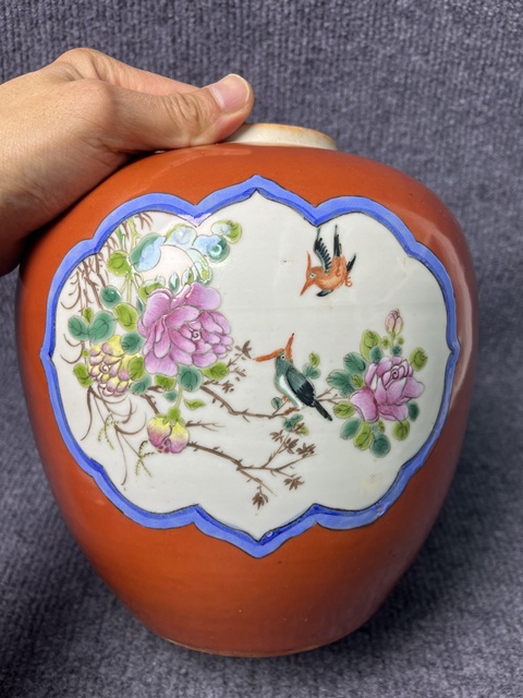 古玩陶瓷山湖紅地開(kāi)窗粉彩喜上眉梢、蓮池鴛鴦紋蓋罐拍賣，當(dāng)前價(jià)格6888元