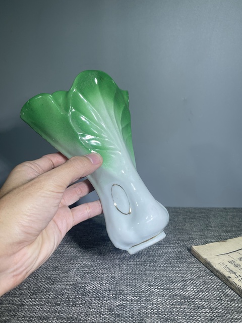 古玩陶瓷民國.白菜壁掛?(花器)拍賣，當前價格500元