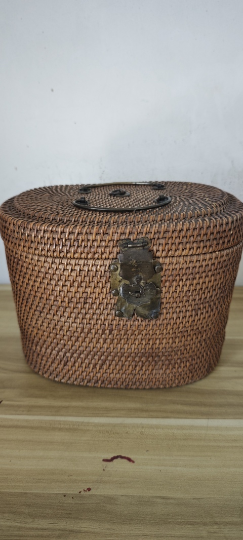 古玩陶瓷廣彩人物故事紋茶具拍賣，當(dāng)前價(jià)格8000元