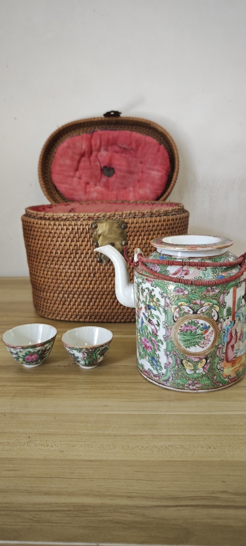 古玩陶瓷廣彩人物故事紋茶具拍賣，當(dāng)前價(jià)格8000元