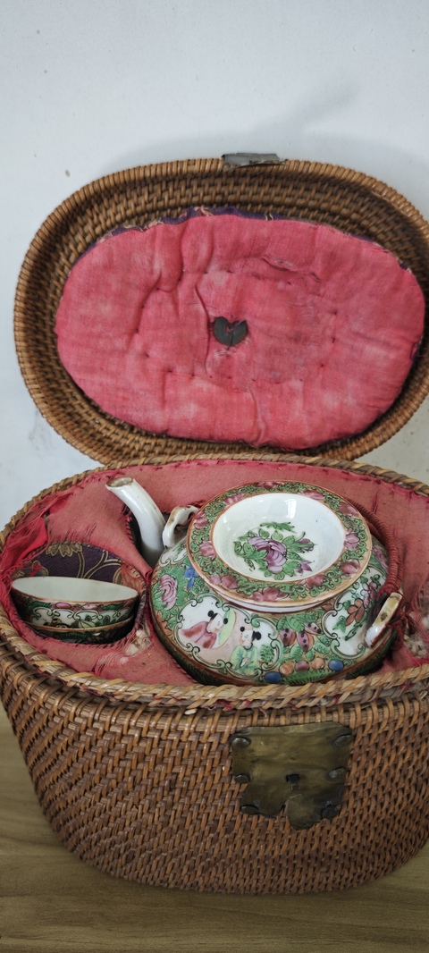 古玩陶瓷廣彩人物故事紋茶具拍賣，當(dāng)前價(jià)格8000元