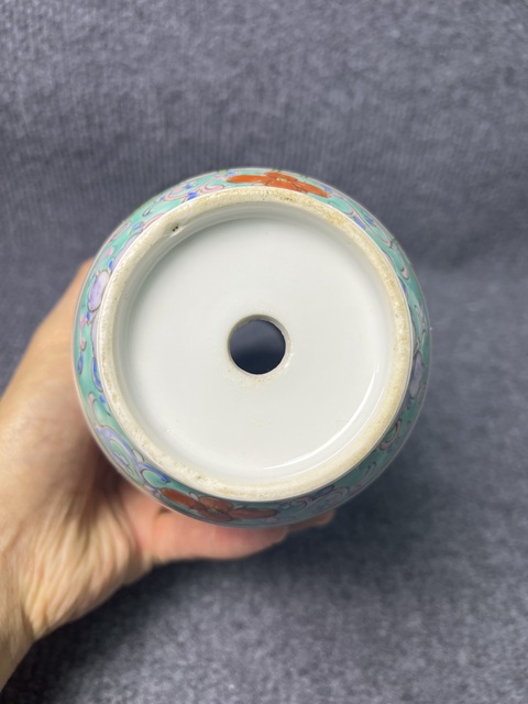 古玩陶瓷粉彩花卉紋瓶真品鑒賞圖