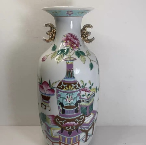 古玩陶瓷粉彩博古花卉紋賞瓶真品鑒賞圖
