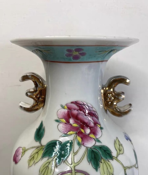 古玩陶瓷粉彩博古花卉紋賞瓶真品鑒賞圖