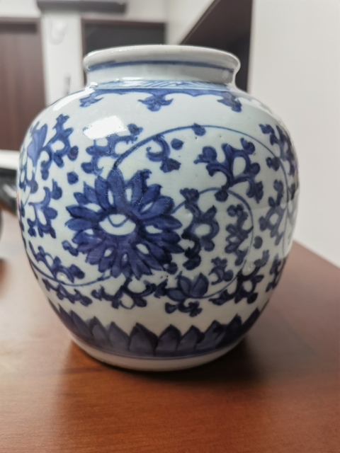 古玩陶瓷青花纏枝花卉紋太白罐真品鑒賞圖