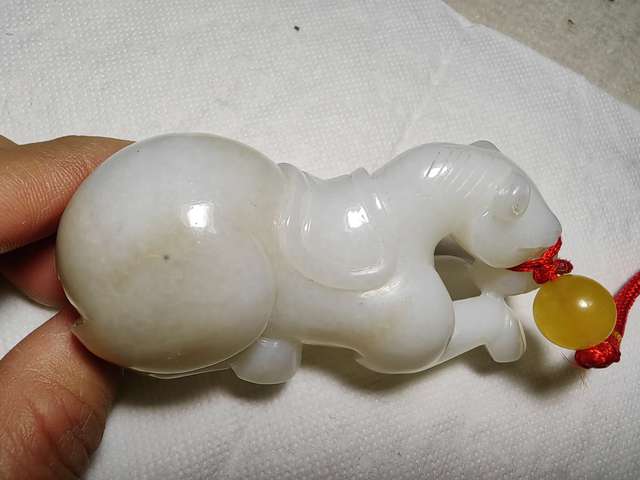 古玩玉器和田玉馬真品鑒賞圖