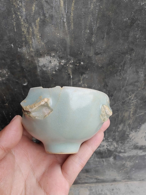 古玩陶瓷龍泉官天青釉泡泡盞真品鑒賞圖