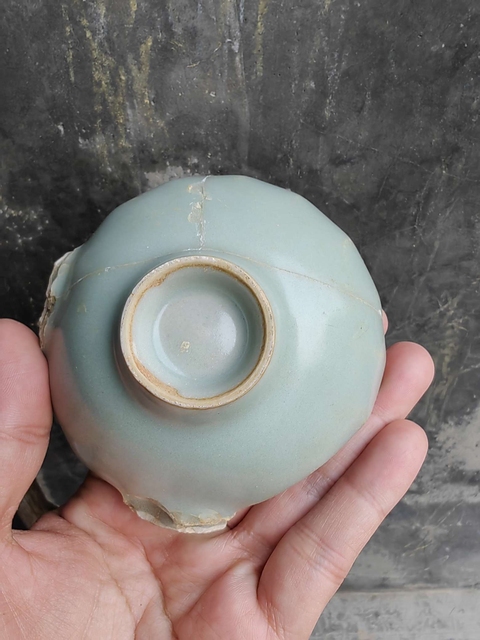 古玩陶瓷龍泉官天青釉泡泡盞真品鑒賞圖