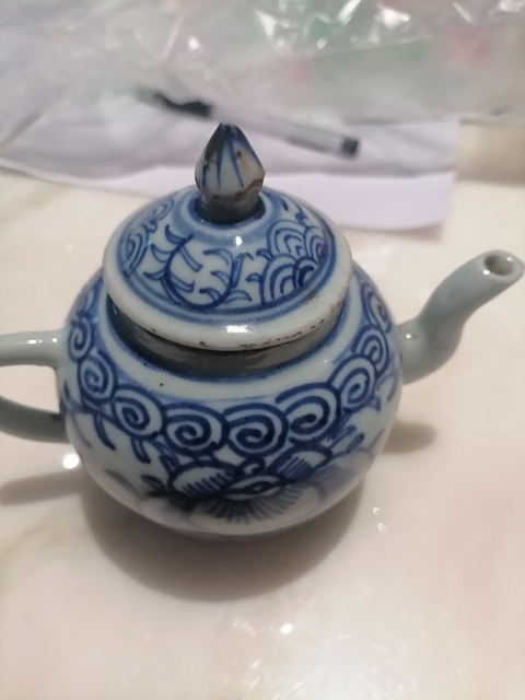 古玩陶瓷青花纏枝蓮紋壺真品鑒賞圖
