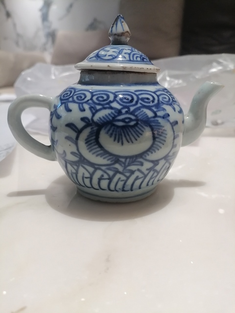 古玩陶瓷青花纏枝蓮紋壺真品鑒賞圖