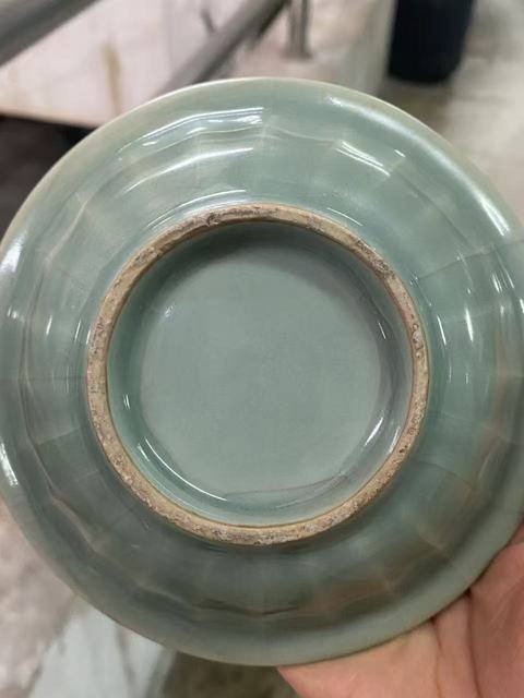 古玩陶瓷龍泉洗真品鑒賞圖