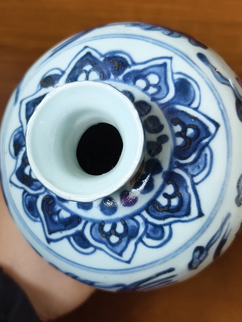 古玩陶瓷云鳳紋梅瓶真品鑒賞圖