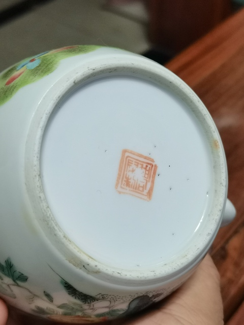 古玩陶瓷清晚期 粉彩花卉紋壺真品鑒賞圖