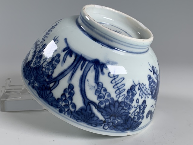 古玩陶瓷清康熙·青花松鼠葡萄紋碗拍賣，當前價格3015元