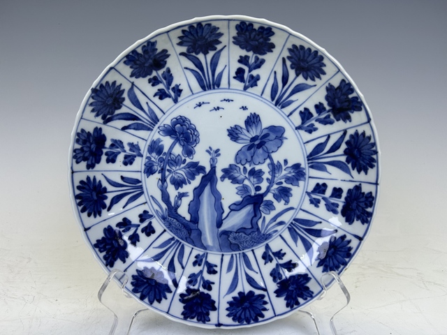 古玩陶瓷清康熙·青花洞石花卉盤拍賣，當前價格1536元