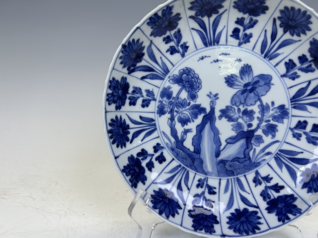 古玩陶瓷清康熙·青花洞石花卉盤拍賣，當前價格1536元