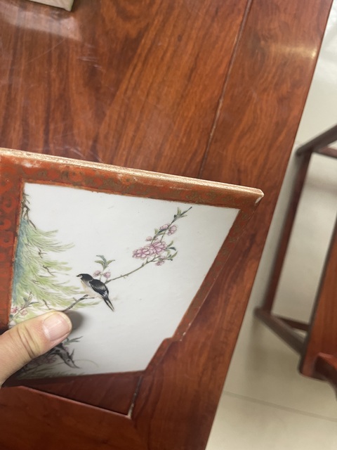 古玩陶瓷花鳥紋粉彩瓷板畫真品鑒賞圖