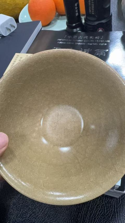 古玩陶瓷龍泉窯青釉碗真品鑒賞圖