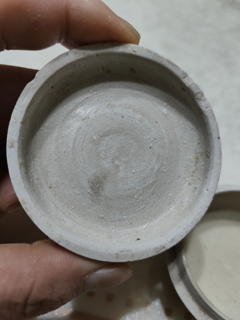 古玩陶瓷明末清初 青花山水紋盒真品鑒賞圖