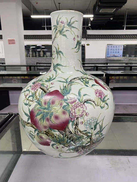 古玩陶瓷晚清粉彩九桃瓶真品鑒賞圖