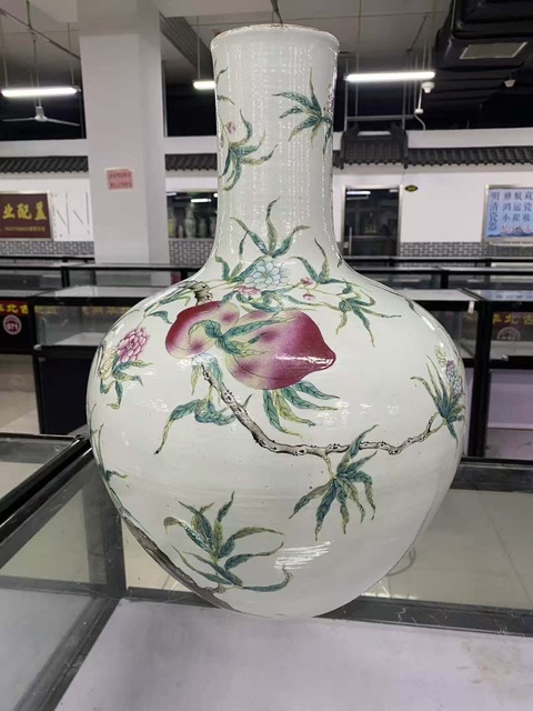 古玩陶瓷晚清粉彩九桃瓶真品鑒賞圖