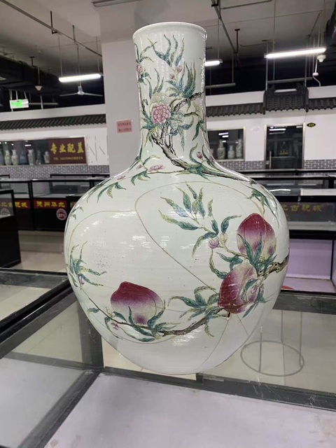 古玩陶瓷晚清粉彩九桃瓶真品鑒賞圖