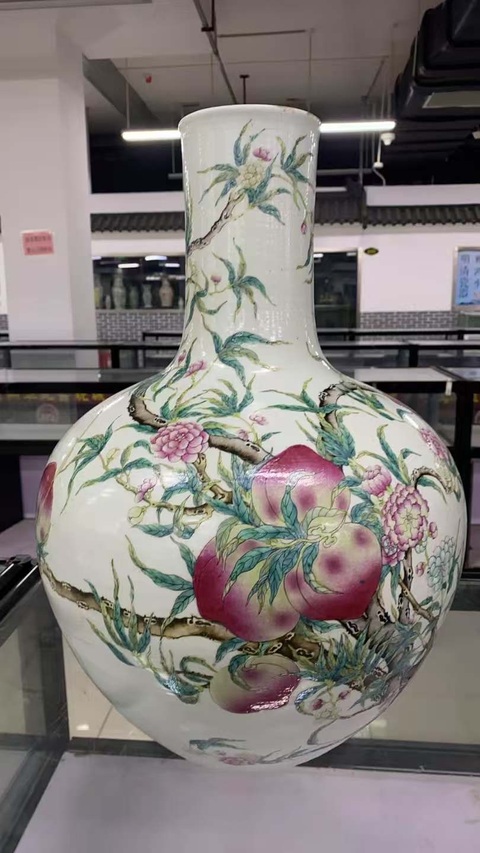 古玩陶瓷晚清粉彩九桃瓶真品鑒賞圖