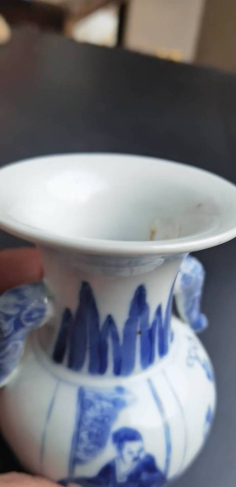 古玩陶瓷青花瓶真品鑒賞圖