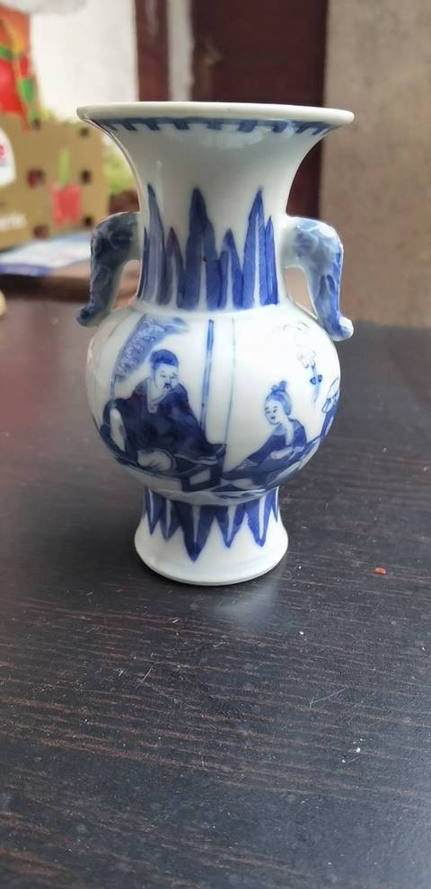 古玩陶瓷青花瓶真品鑒賞圖