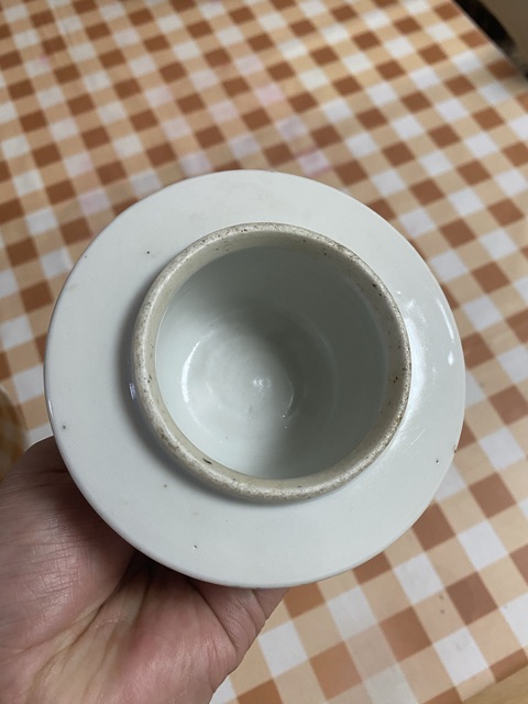 古玩陶瓷晚清紫金釉開窗五彩罐真品鑒賞圖