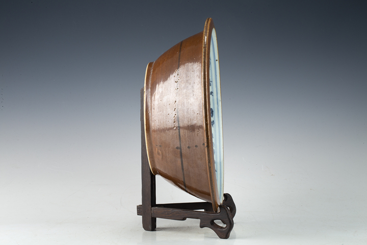 古玩陶瓷清中晚·外紫金釉內青花纏枝花卉紋凈手盆拍賣，當前價格1128元