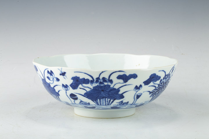 古玩陶瓷清晚·青花蓮池游禽紋花口碗拍賣，當前價格3706元