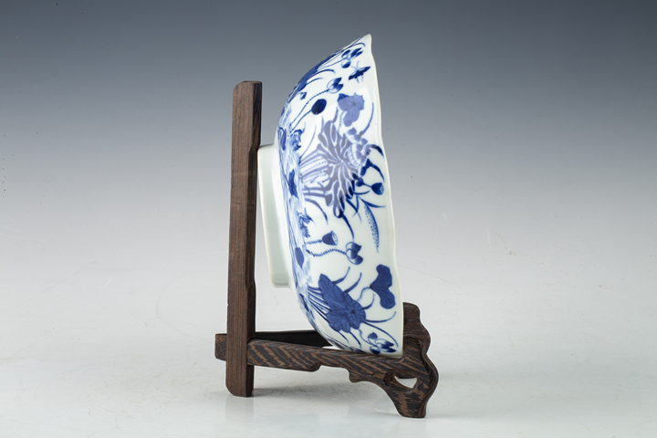 古玩陶瓷清晚·青花蓮池游禽紋花口碗拍賣，當前價格3706元