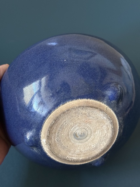 古玩陶瓷霽藍釉三乳足缽式香爐真品鑒賞圖